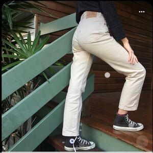 Vintage Levi's 550 Beige High Rise Relaxed Fit
Jeans Size 10